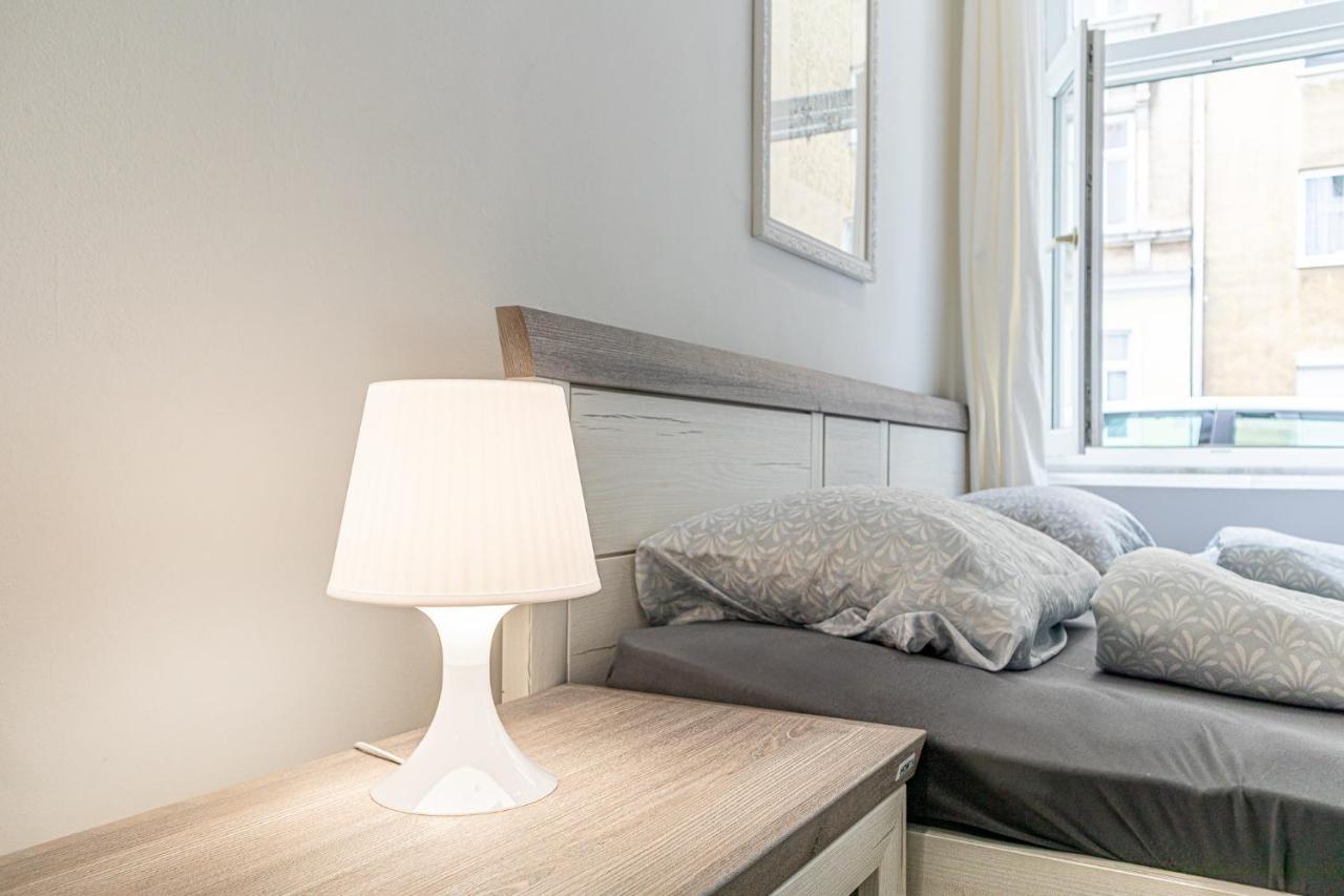 9 Min From City Center - Lovely Studio Near U1 Reumannplatz Відень Екстер'єр фото
